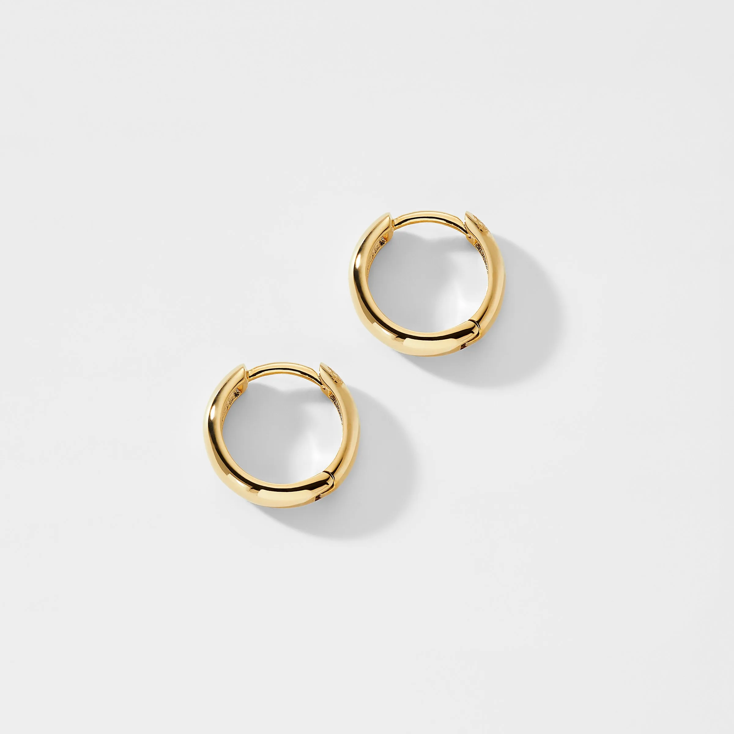 14KT GOLD 12MM BOLD HUGGIE HOOP EARRING