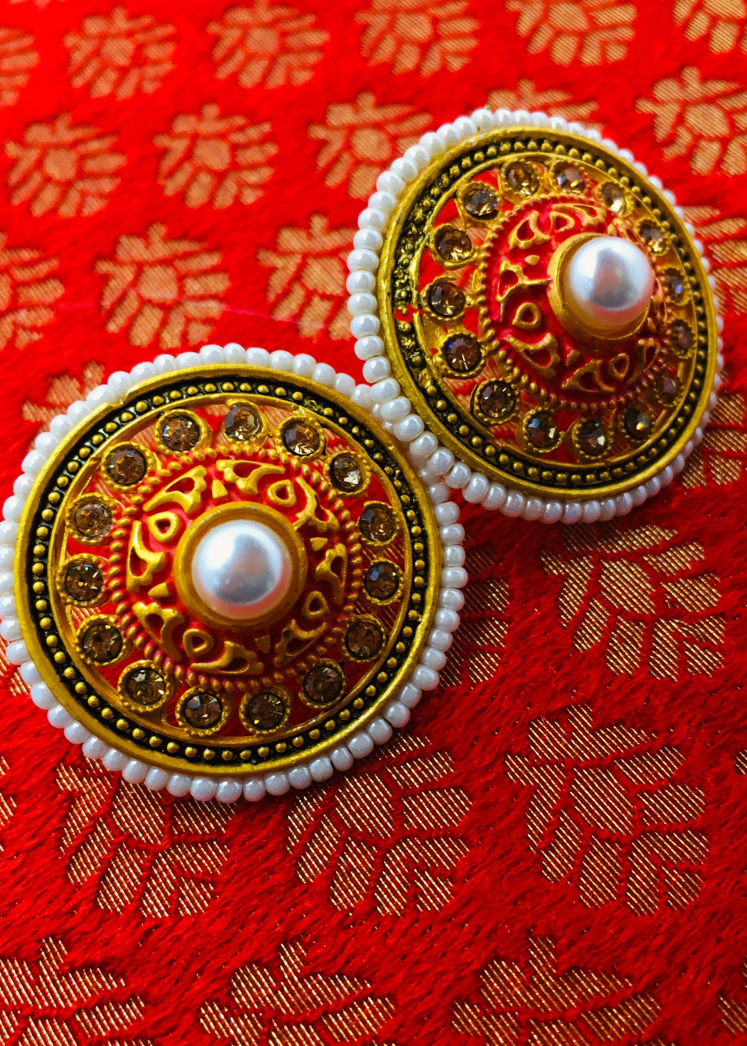 CIRCULAR FASHIONABLE EARRINGS