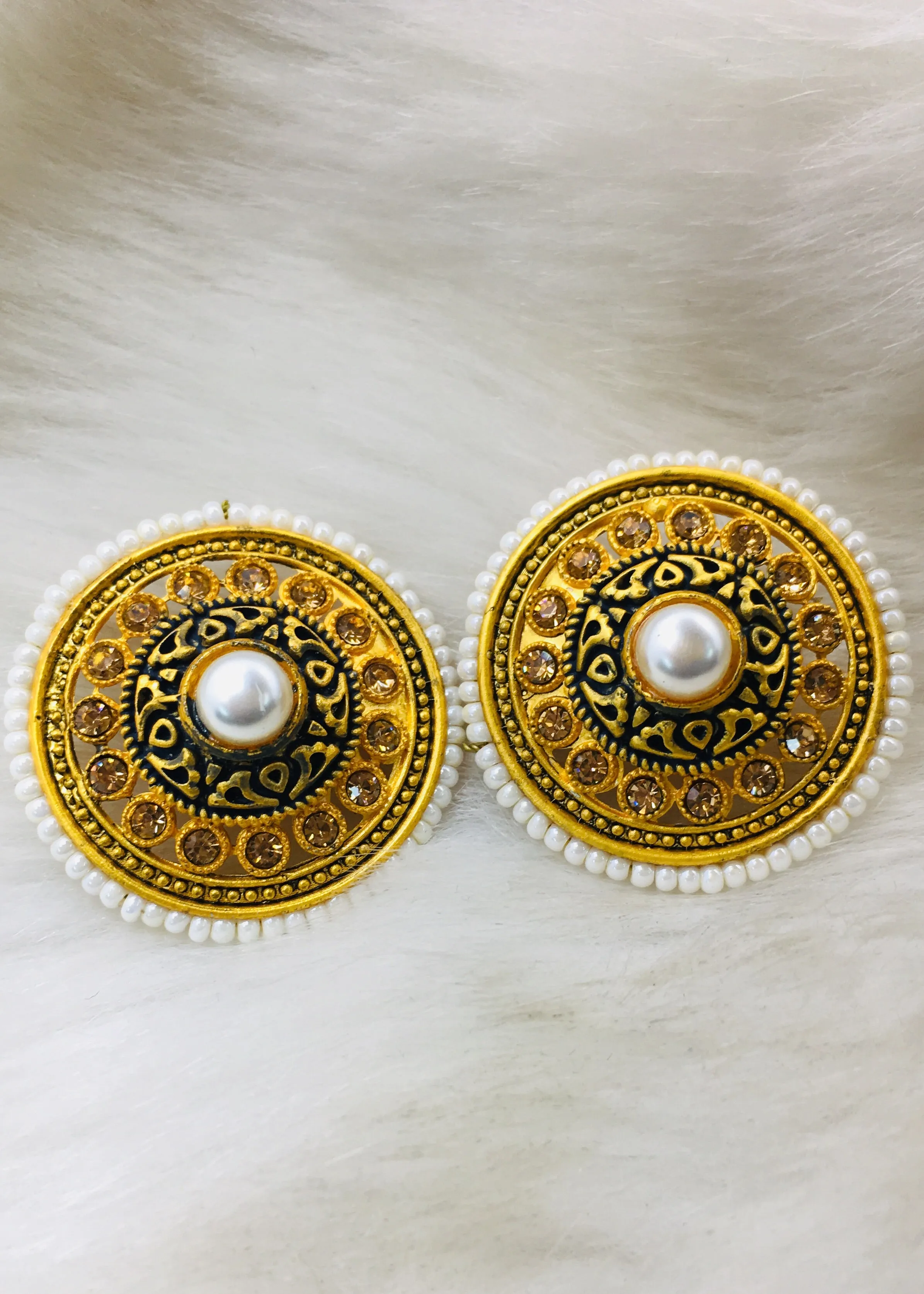 CIRCULAR FASHIONABLE EARRINGS