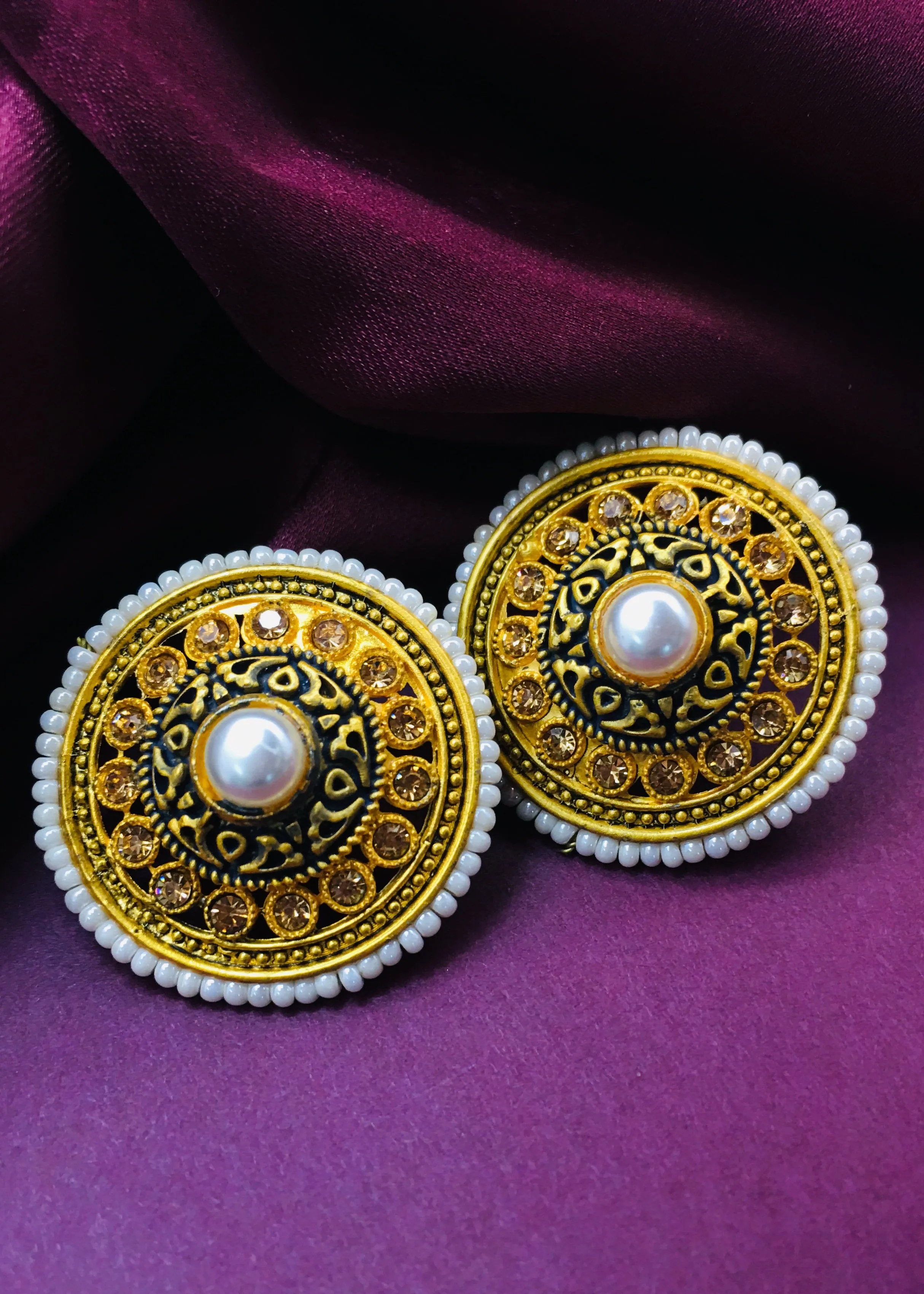 CIRCULAR FASHIONABLE EARRINGS