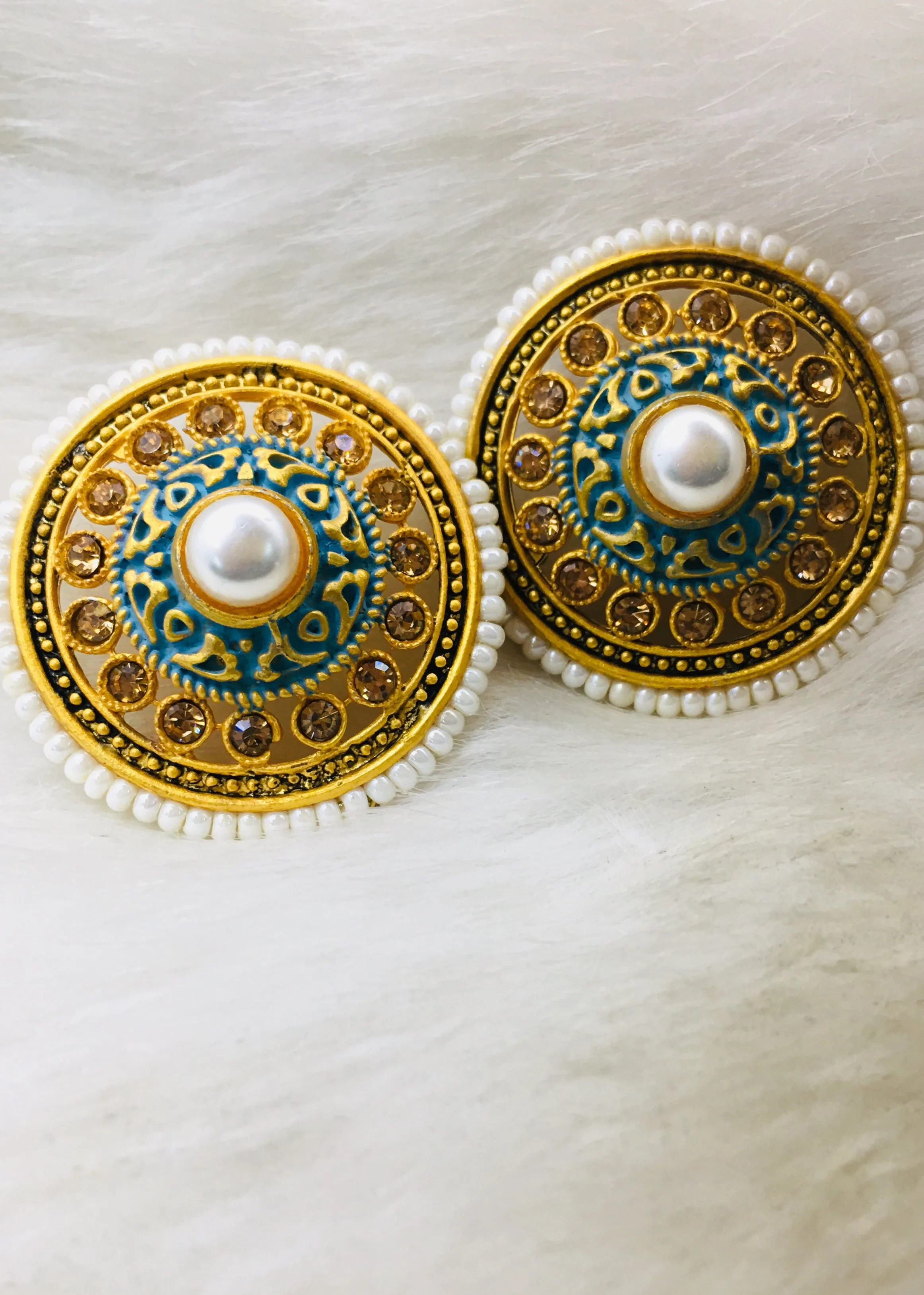 CIRCULAR FASHIONABLE EARRINGS