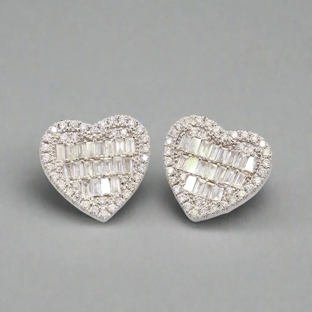 Classic 18k Gold Diamond Heart Shaped Earrings