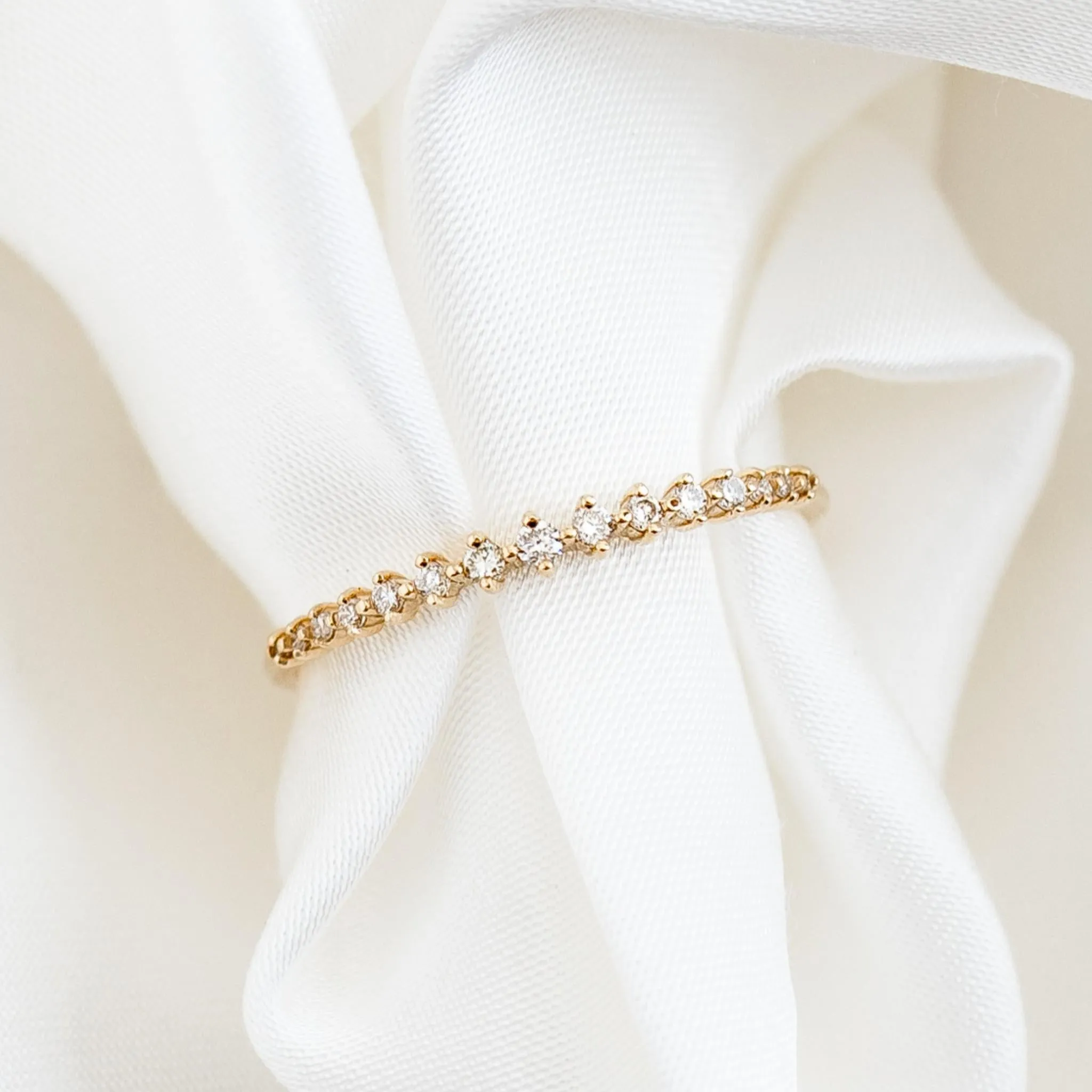 Graduated Diamond Ring 14k Gold - Ophelia