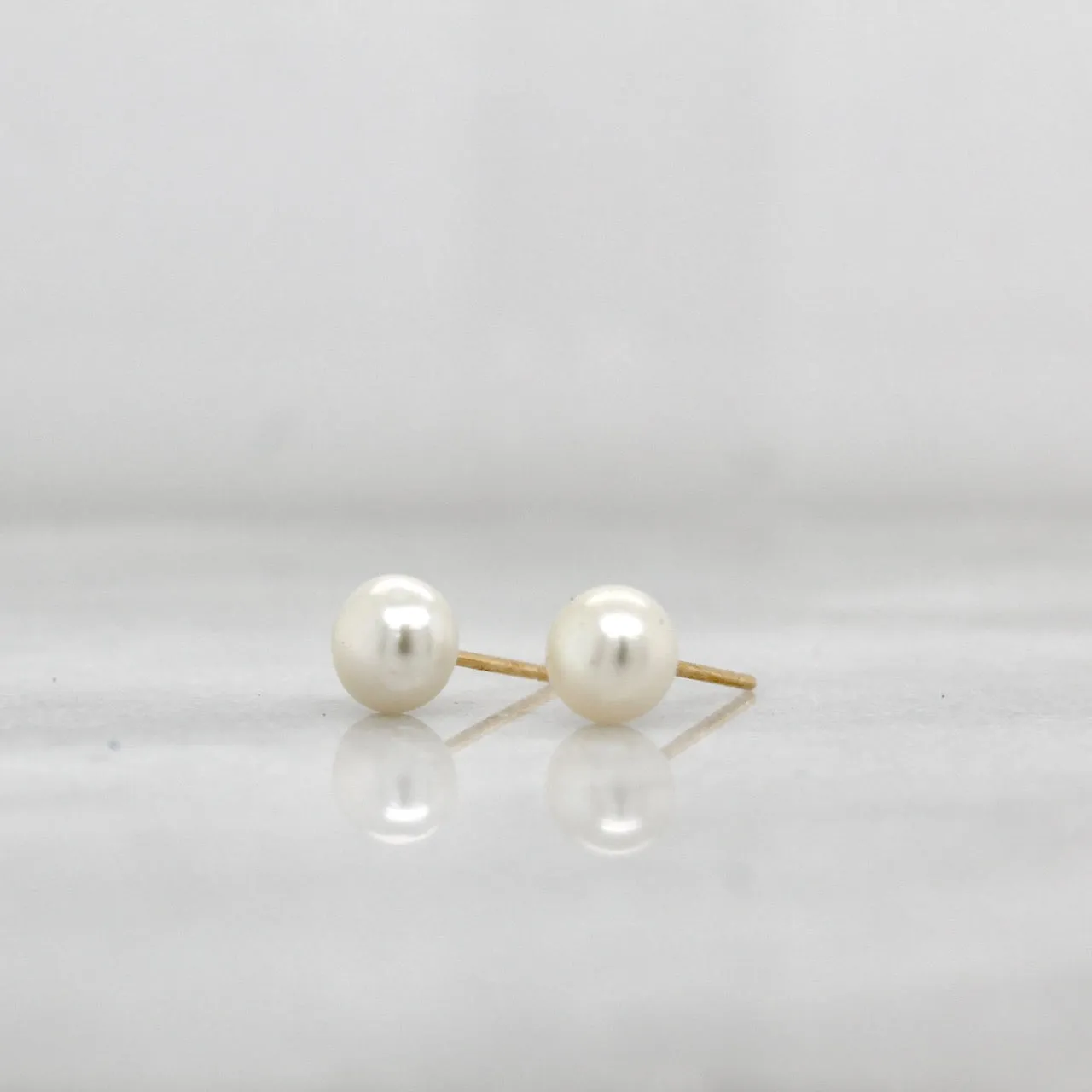 Pearla Studs