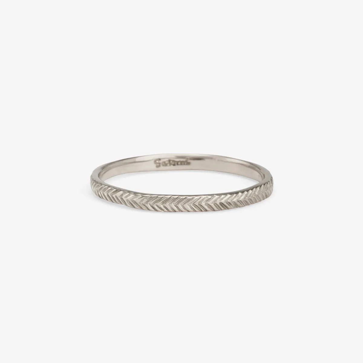 R7302 | 1.75mm Herringbone Band