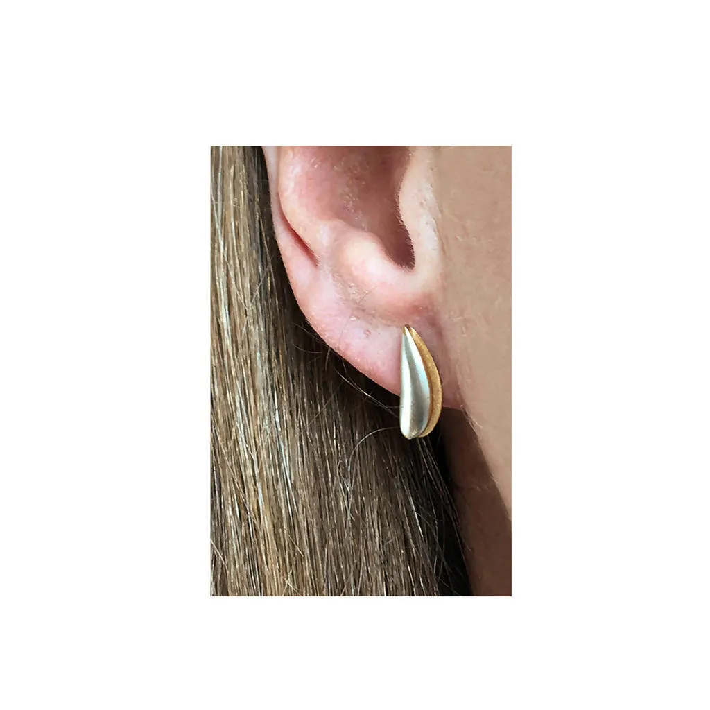 Side split silver shell stud earrings with contrasting 22ct gold plating