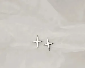 VAIGE S925 Sterling Silver Classic Four-Pointed Star Stud Earrings with Plating Treatment, 0.7*0.6cm Size